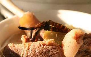 怎么燉冬蟲(chóng)夏草湯好喝？掌握 3 個(gè)關(guān)鍵，湯鮮營(yíng)養(yǎng)不浪費(fèi)