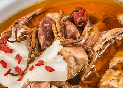 東強堂滋補方：冬蟲夏草配西洋參，燉出秋冬好元氣